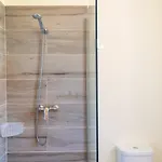 別荘 Spacious House With Pool In *