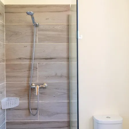 בית נופש Spacious House With Pool In *