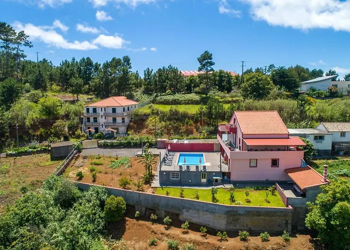 Spacious House With Pool In Ferienhaus *