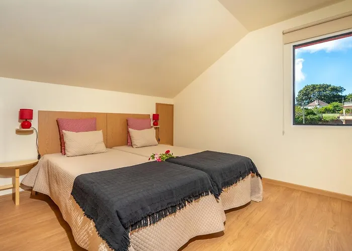 Spacious House With Pool In Ferienhaus Prazeres