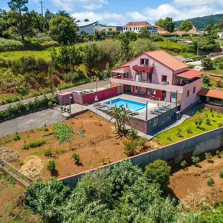 Semesterbostad Spacious House With Pool In Prazeres