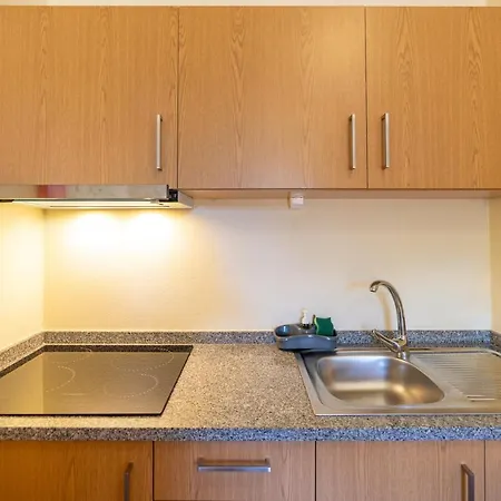 Spacious House With Pool In Semesterbostad *