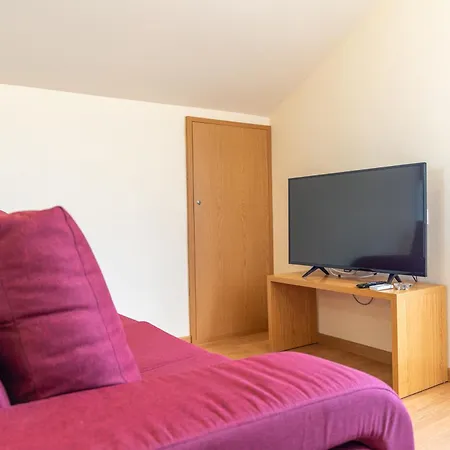 Spacious House With Pool In * Prazeres